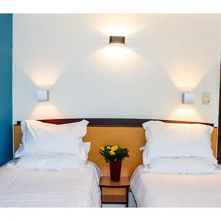 Kyriad Direct 3* Roanne