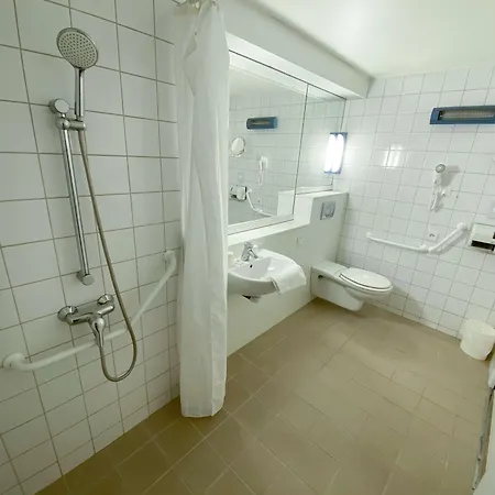 Kyriad Direct Hotel