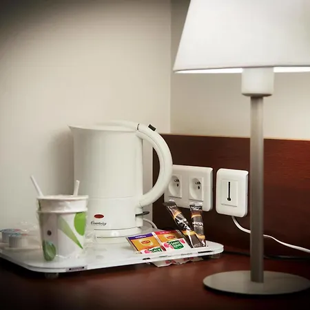 Kyriad Direct Hotel